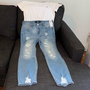 Hollister Curvy High-Rise Super Skinny Stretch Jeans & White Cotton T-Shirt